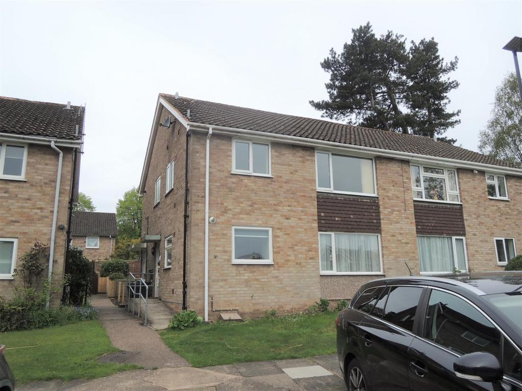 Gibbons Road, Sutton Coldfield, B75 5HD 2 bed £695 pcm (£