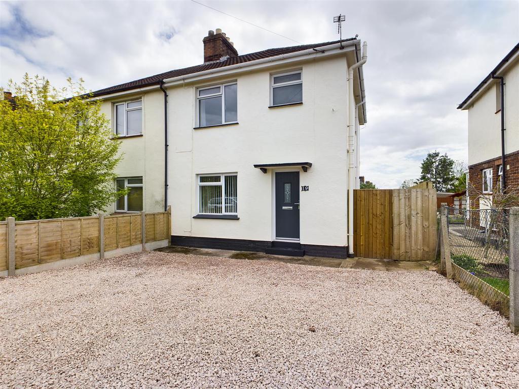 Naas Lane, Lydney 3 bed semidetached house £225,000
