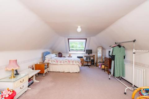 9 Cherrycot Rise, Orpington, BR6 7DL