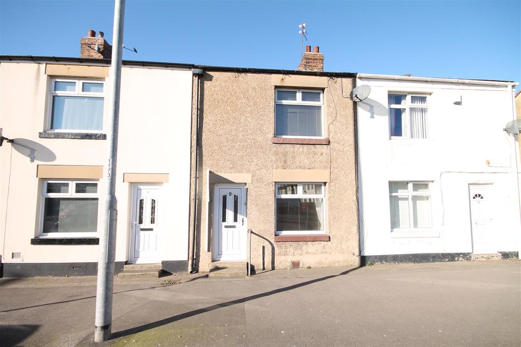 Front Street, Framwellgate Moor, Durham 2 bed terraced house £525 pcm
