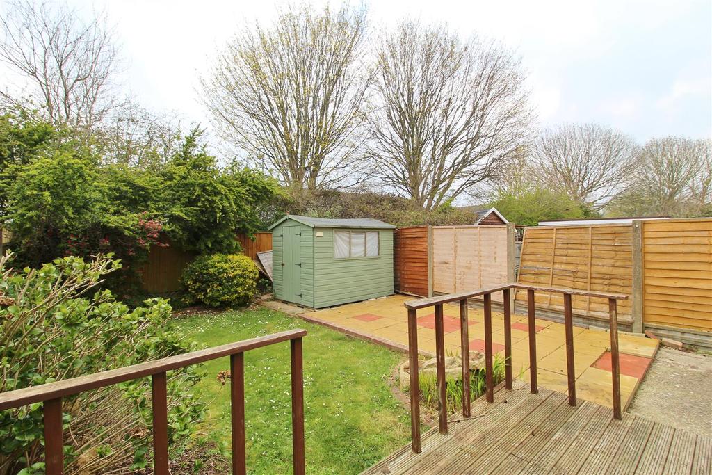 Rodney Drive, Mudeford 3 bed semidetached house £270,000