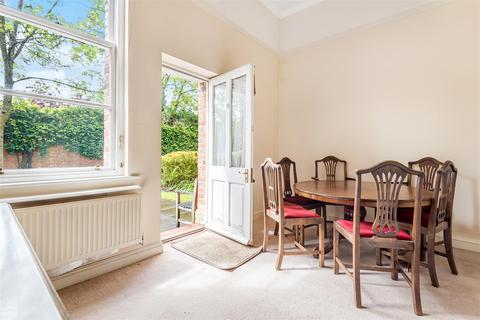 3 bedroom flat for sale - Cardwells Keep, Guildford