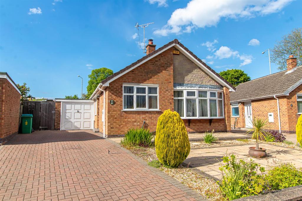 Springwood Gardens, Woodthorpe, Nottingham 2 bed detached bungalow £