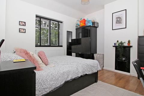 54 Pontefract Road, Bromley, BR1 4RB