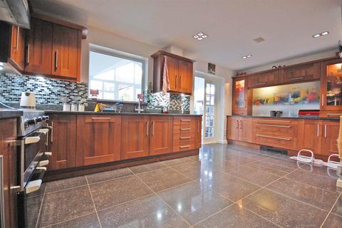 1 Alverton Close, Great Notley, Braintree, CM77 7XU