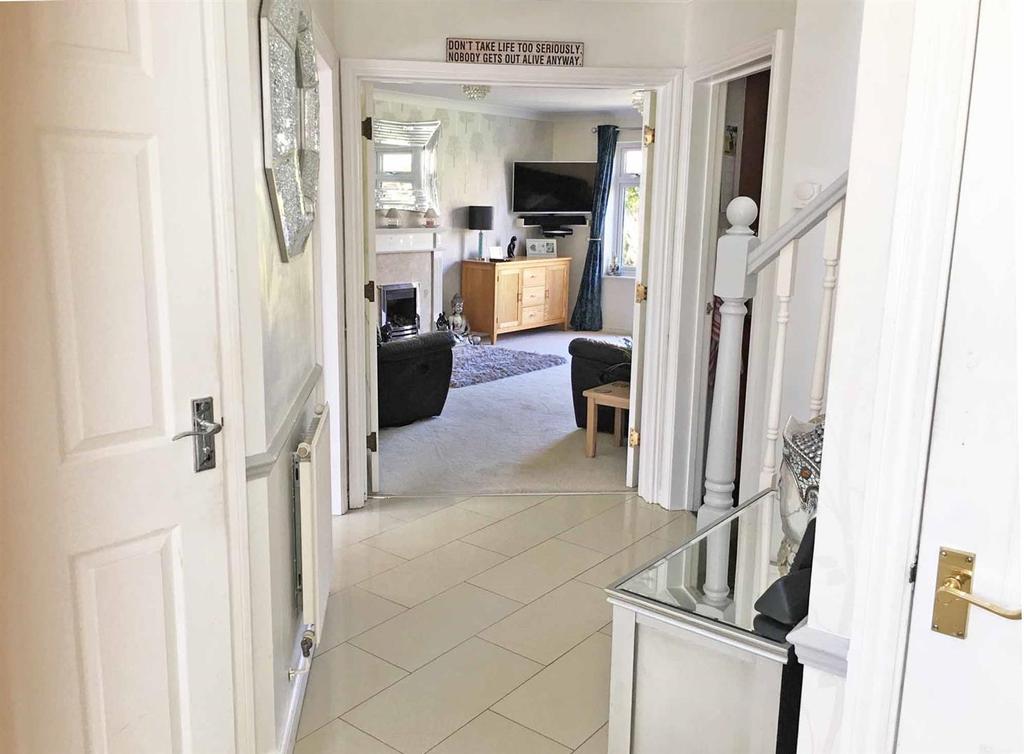 Hallway a.jpg