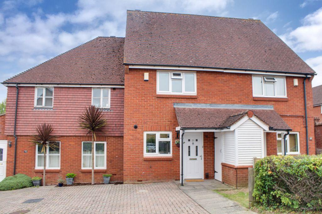 The Moorings, Basingstoke RG21 4PW 2 bed terraced house - £275,000