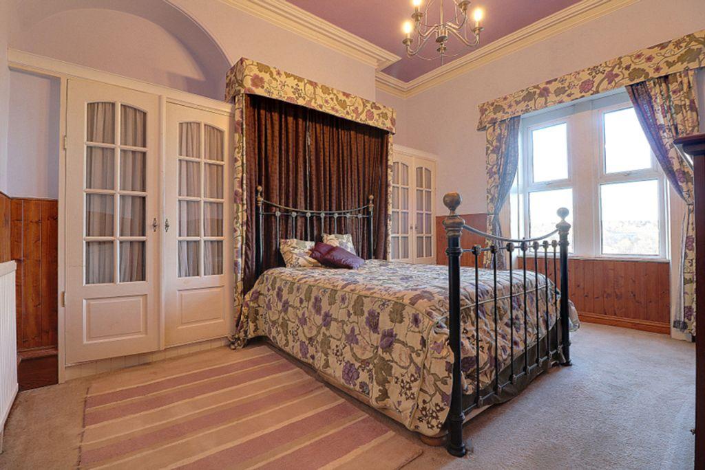 Bedroom 1 (Double)