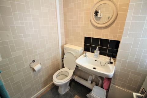 17 Striding Edge Walk, Oldham, OL1 3JT