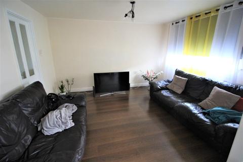 17 Striding Edge Walk, Oldham, OL1 3JT