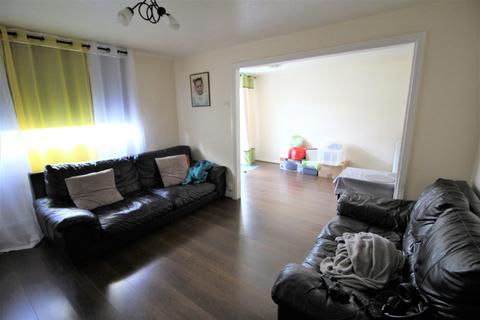 17 Striding Edge Walk, Oldham, OL1 3JT