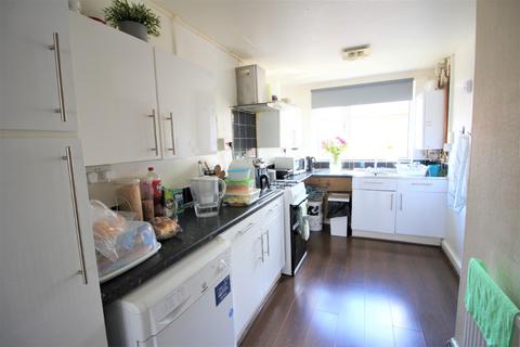 17 Striding Edge Walk, Oldham, OL1 3JT