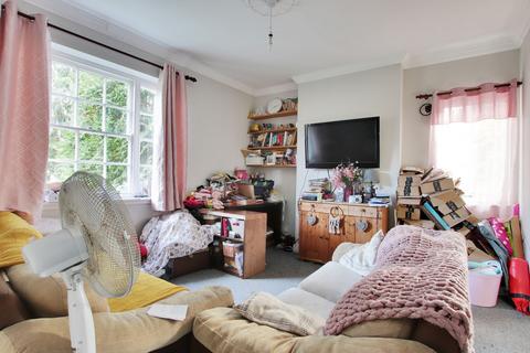 2 bedroom flat for sale, Flat , The Albions, Main Road, Edenbridge