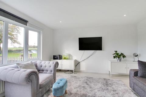 66 Crouch House Road, Edenbridge, TN8 5EN