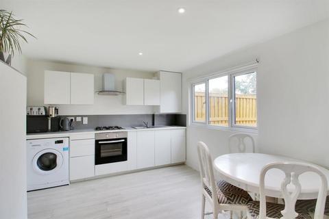 66 Crouch House Road, Edenbridge, TN8 5EN