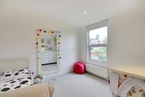 66 Crouch House Road, Edenbridge, TN8 5EN