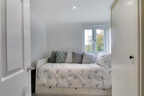 66 Crouch House Road, Edenbridge, TN8 5EN