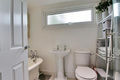 66 Crouch House Road, Edenbridge, TN8 5EN