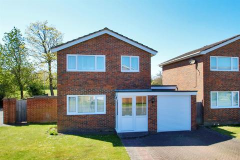 16 Ashcombe Drive, Edenbridge, TN8 6JY