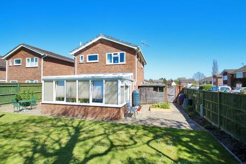 16 Ashcombe Drive, Edenbridge, TN8 6JY