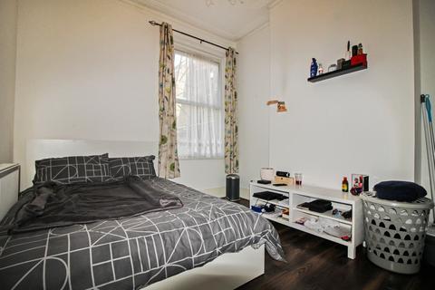 25 Coleraine Road, London, N8 0QJ