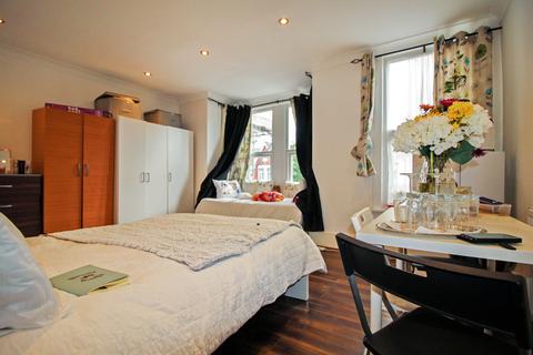 25 Coleraine Road, London, N8 0QJ