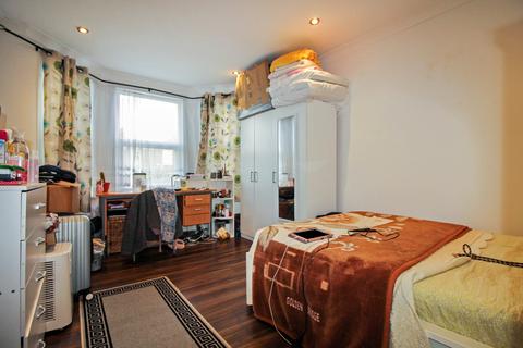 25 Coleraine Road, London, N8 0QJ