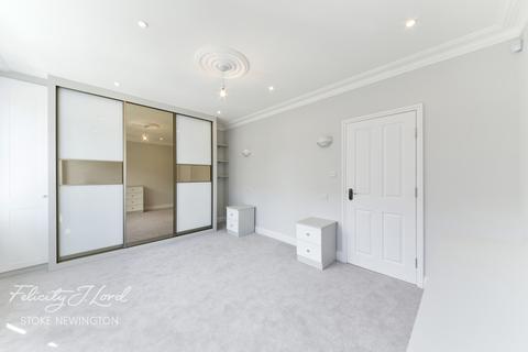 114 Hawksley Road, London, N16 0TD