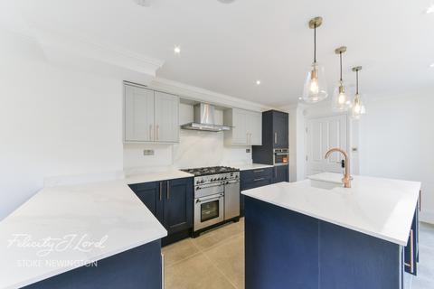 114 Hawksley Road, London, N16 0TD