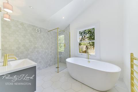 114 Hawksley Road, London, N16 0TD