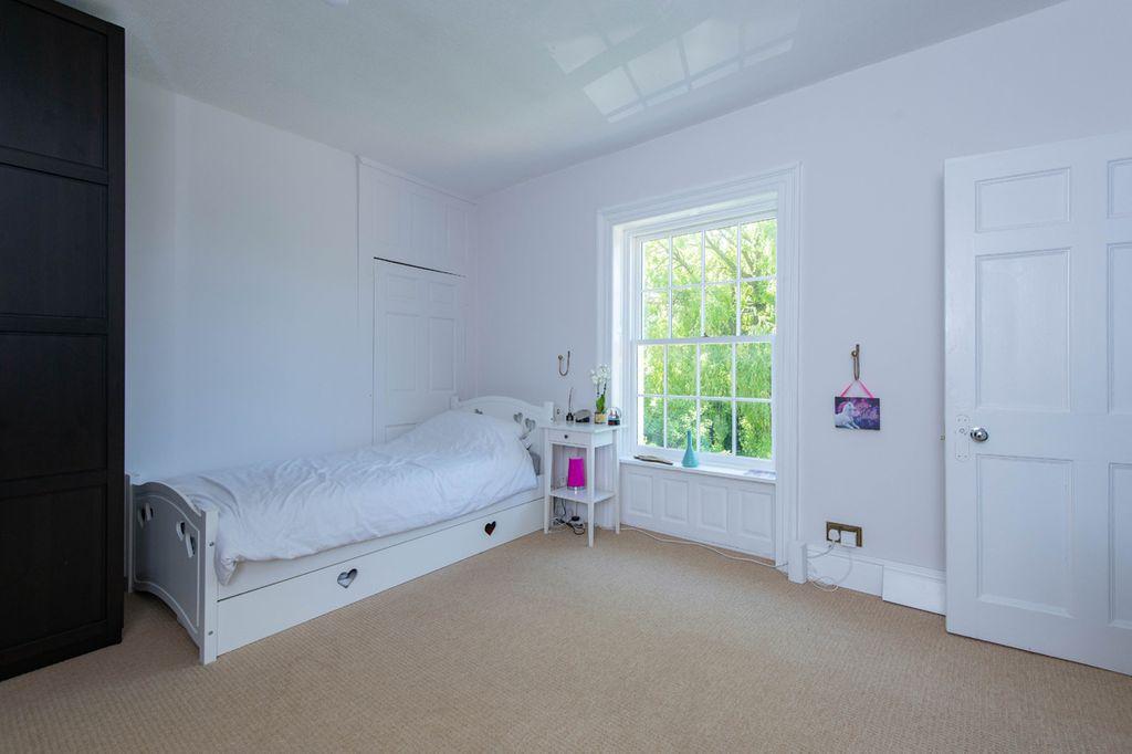 Bedroom 4 (Double)