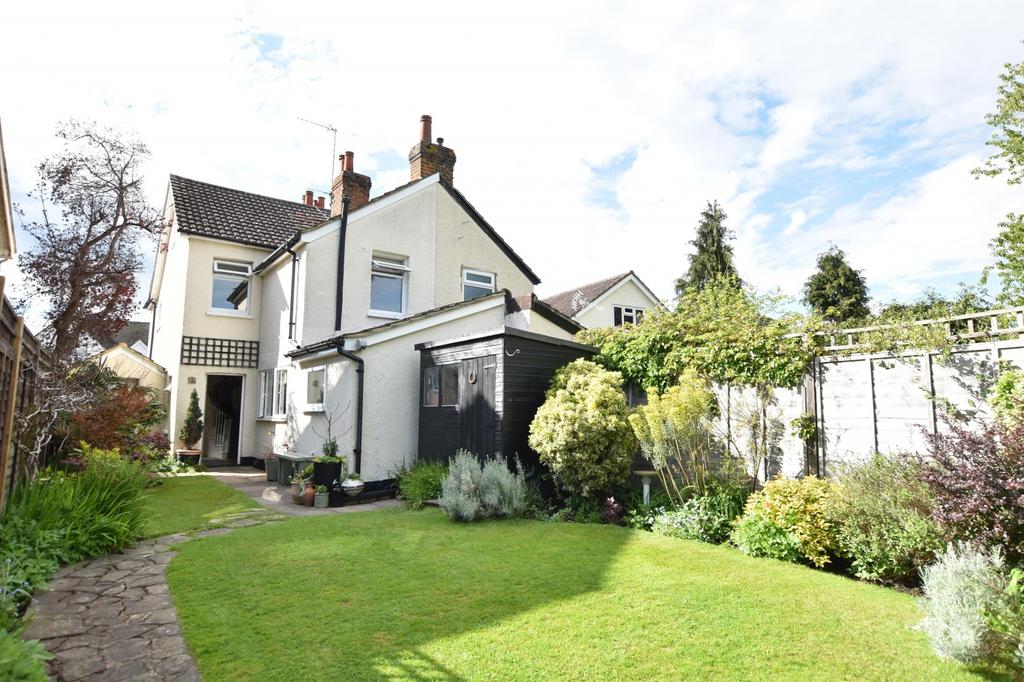 Church Road, Byfleet, KT14 3 bed semidetached house £524,950
