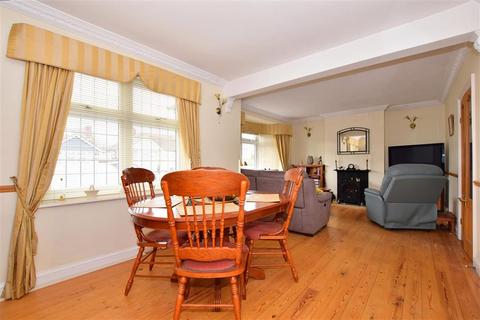 32 Avondale Road, Basildon, SS16 4TT