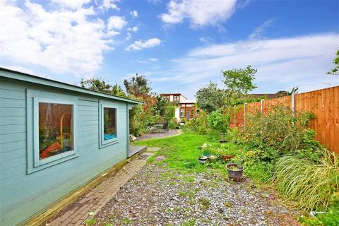 32 Avondale Road, Basildon, SS16 4TT