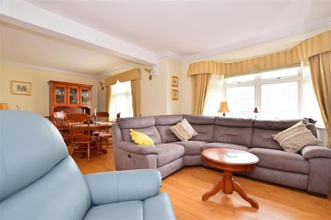 32 Avondale Road, Basildon, SS16 4TT