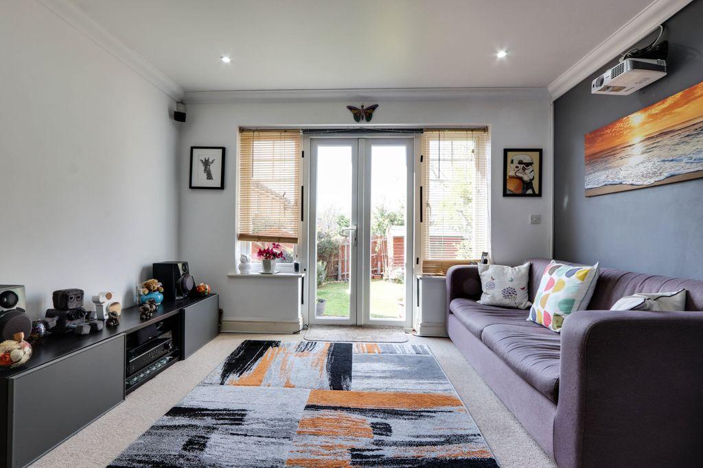 Reading Road, Chineham, BASINGSTOKE... 2 bed semidetached house £300,000