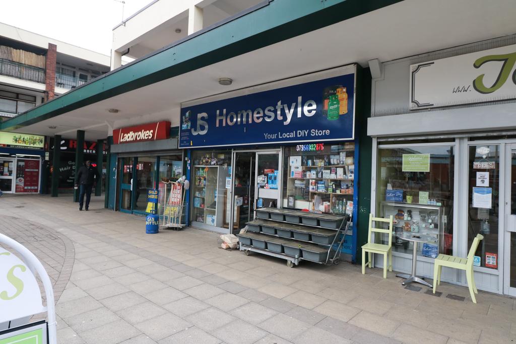 Bedford Square, Houghton Regis LU5 Property for sale £15,000