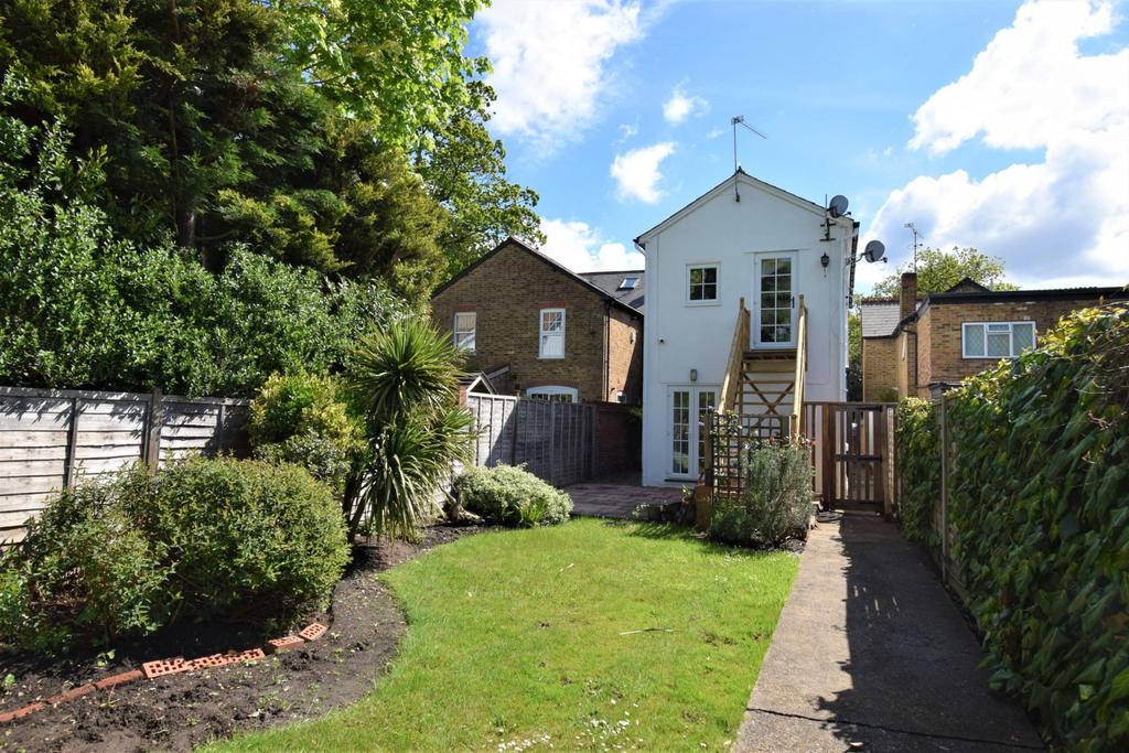 Parsonage Lane, Farnham Common, SL2 1 bed flat £1,195 pcm (£276 pw)