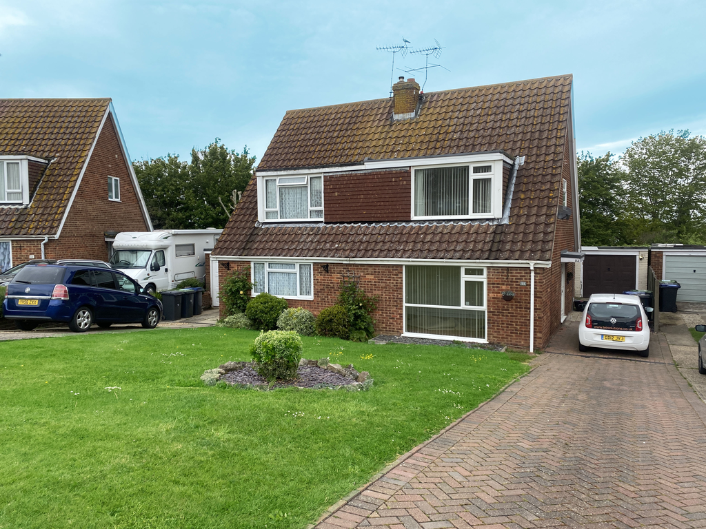 Shearwater Avenue, Whitstable 3 bed semidetached house £1,250 pcm (£