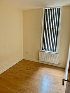 2 bedroom flat to rent, Flat 28, Ednam House, Dudley, DY1 1AH