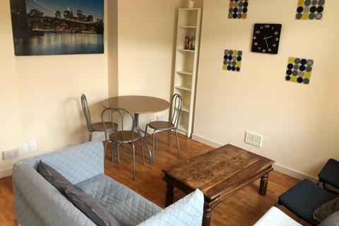 4 bedroom house share to rent, Broadway
