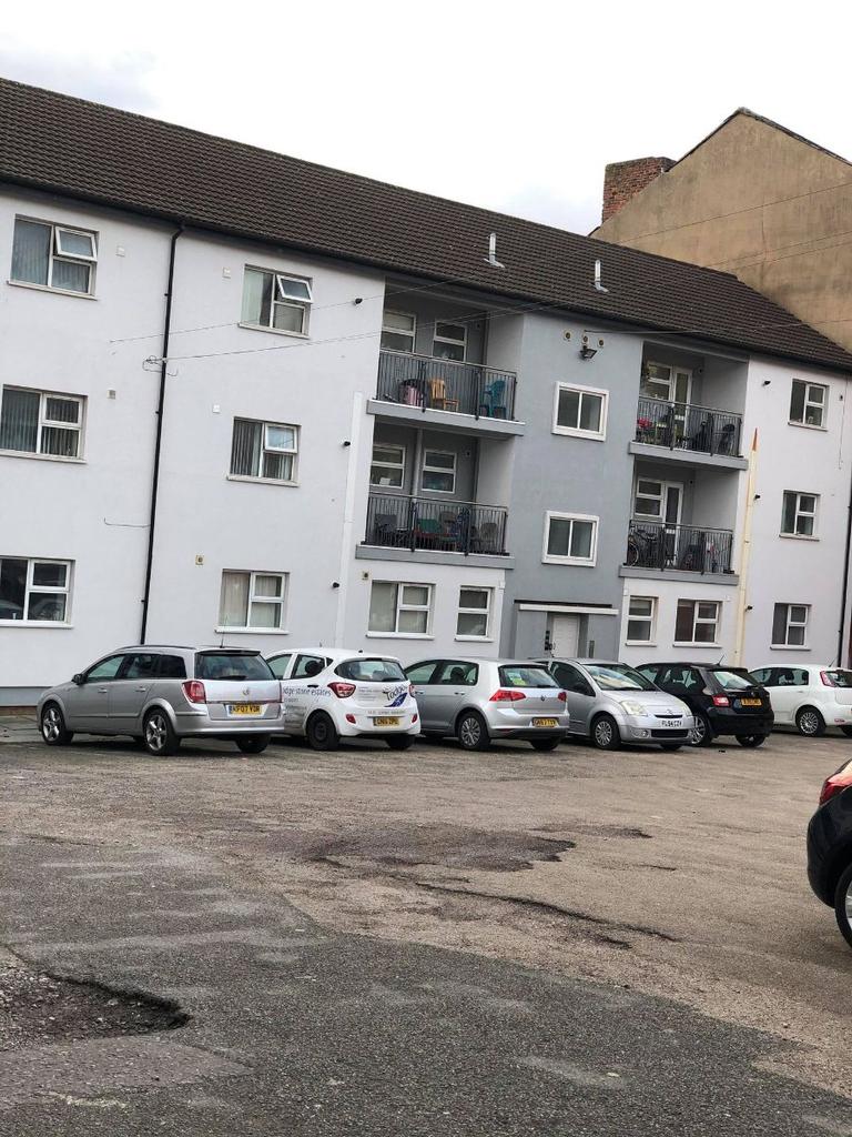 Grenville Court L1 3 bed apartment £995 pcm (£230 pw)