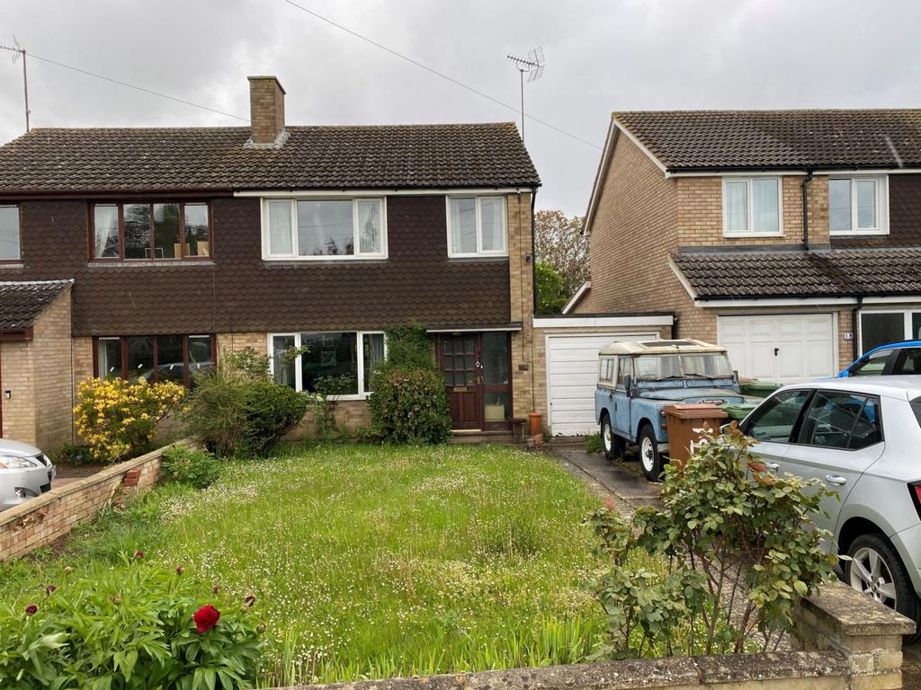 Station Road, Earls Barton, Northampton NN6 0PH 3 bed semidetached