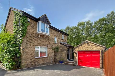 19 Constable Close, Lawford, Manningtree, CO11 2LD