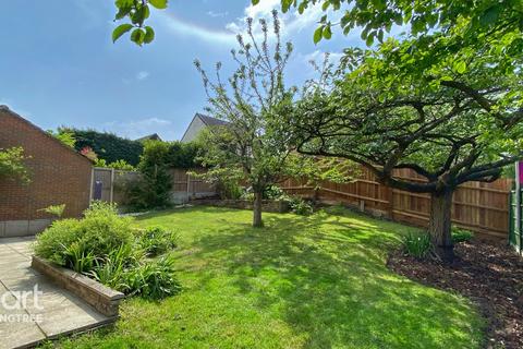 19 Constable Close, Lawford, Manningtree, CO11 2LD
