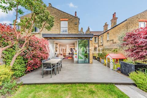 19 Grovelands Road, London, N13 4RJ