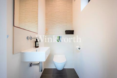 19 Grovelands Road, London, N13 4RJ