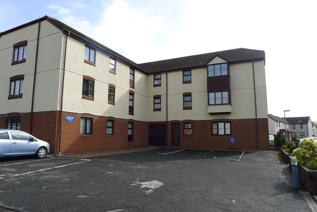 Newton Abbot TQ12 2 bed flat to rent £750 pcm (£173 pw)
