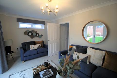 4 bedroom house to rent, Newtonmore Drive, Derby DE22