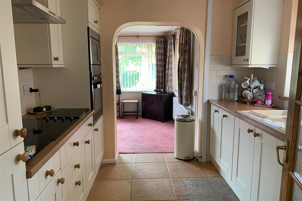 Cherryfields, Sittingbourne, Kent 3 bed semidetached house £290,000